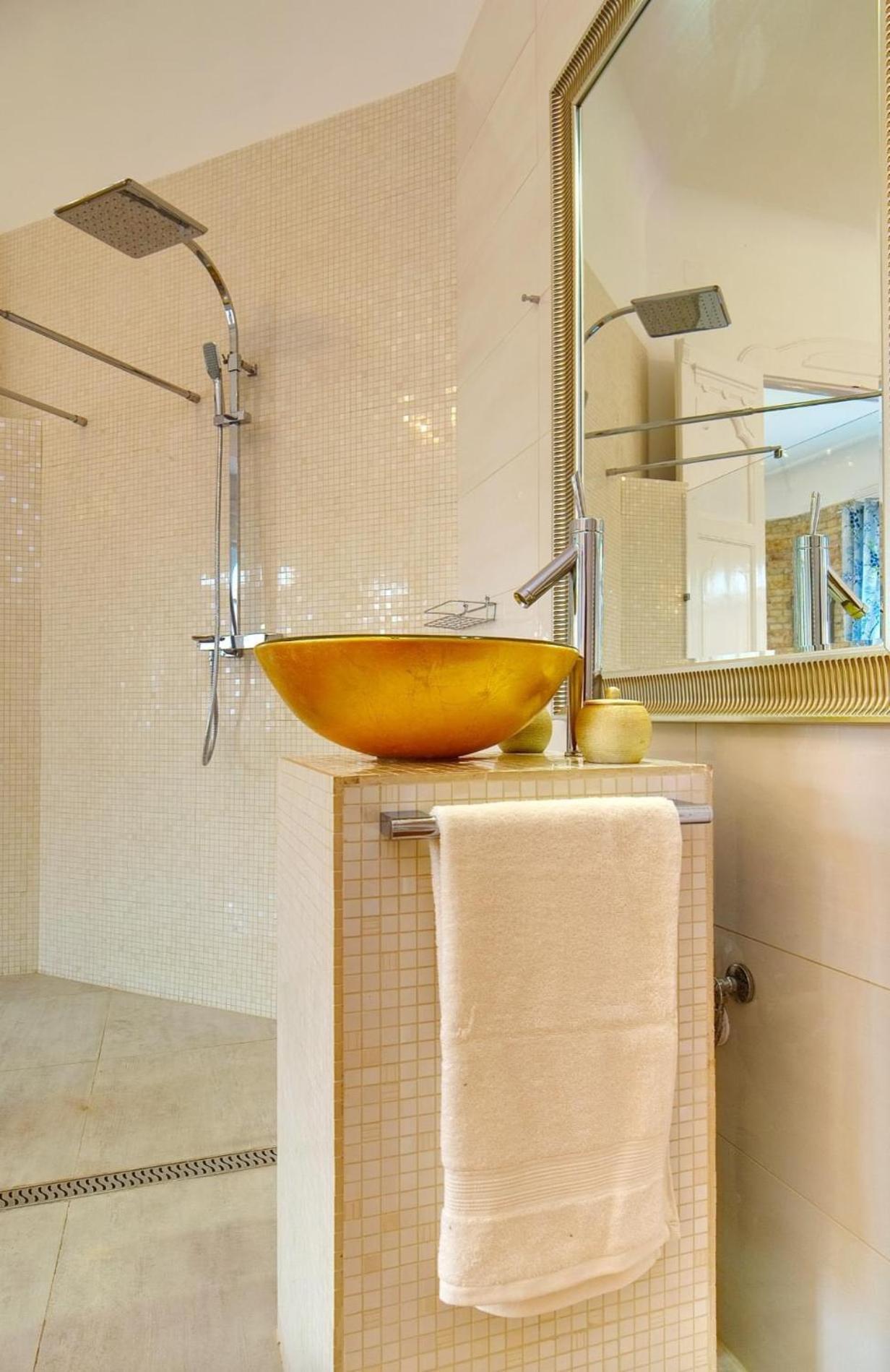Amazing View Designer With Sauna And Jacuzzi 3 Min To Opera House Apartment *