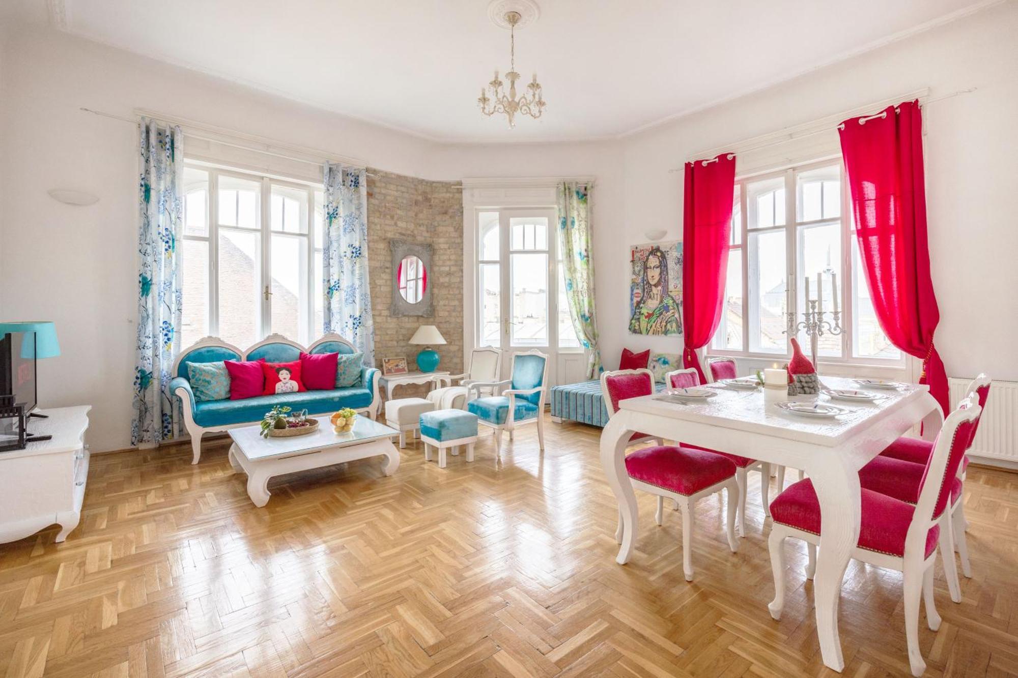 Amazing View Designer With Sauna And Jacuzzi 3 Min To Opera House Apartment Budapest